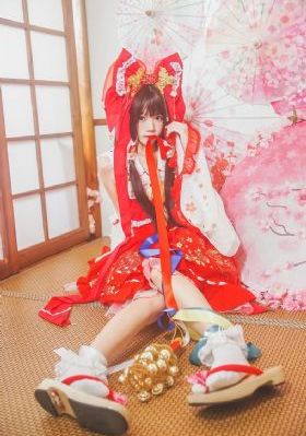 妈妈的朋友免费看_十万网红美女美酱