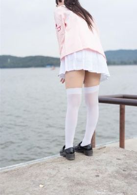 玫瑰冠冕短剧免费观看完整版_720影视在线观看